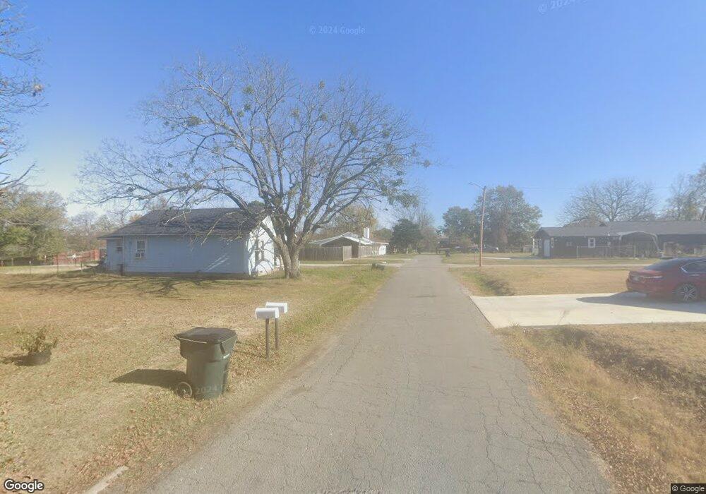 106 E Jefferson St, Henryetta, OK 74437 - photo 1