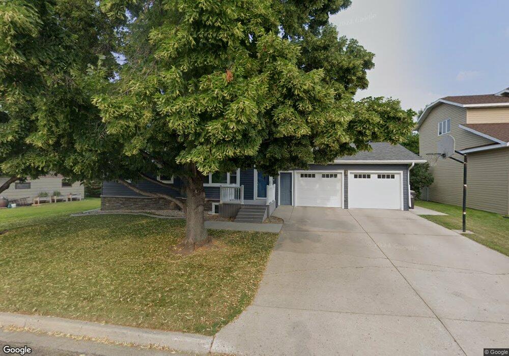 320 22nd Ave NE, Jamestown, ND 58401 - photo 1