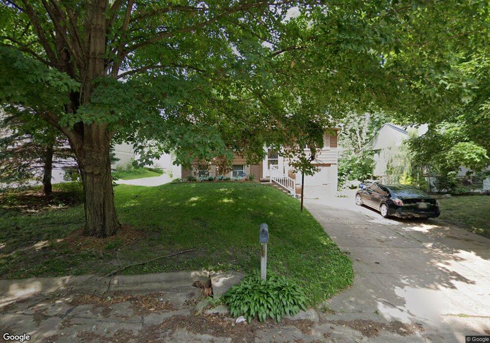 3134 Stratford Ln SW, Cedar Rapids, IA 52404 - photo 1