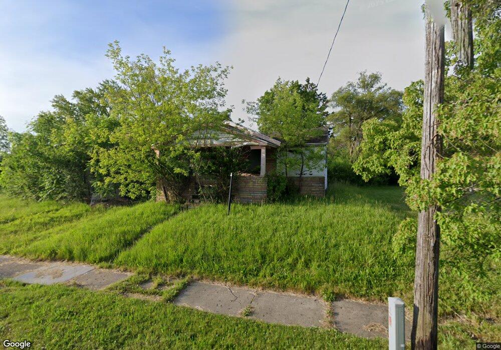 818 E Ruth Ave, Flint, MI 48505 - photo 1