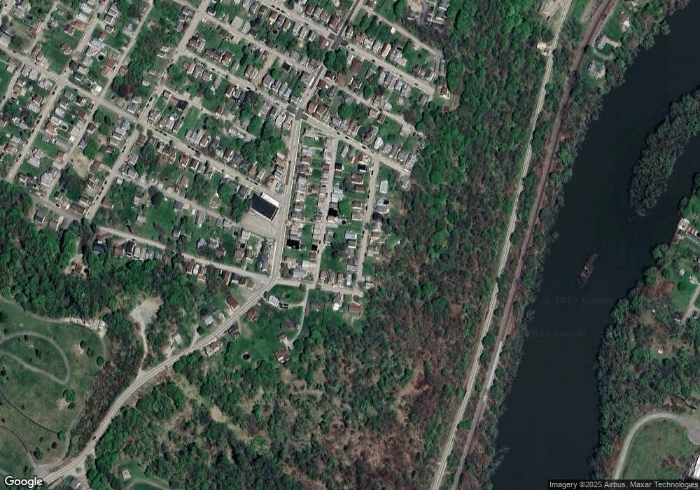 1018 Poe St, Vandergrift, PA 15690 - photo 1