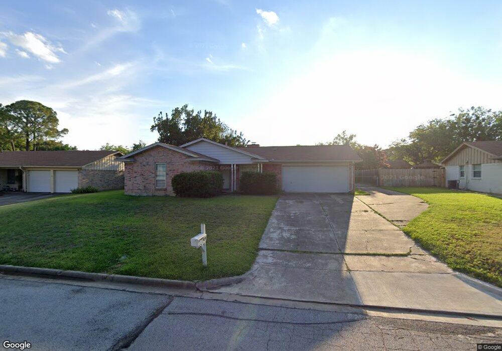 925 Warwick St, Bedford, TX 76022 - photo 1