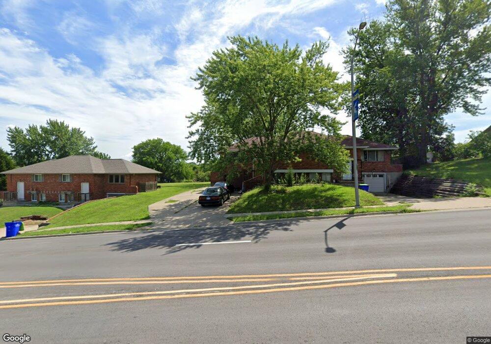 5913 Pflumm Rd, Shawnee, KS 66216 - photo 1