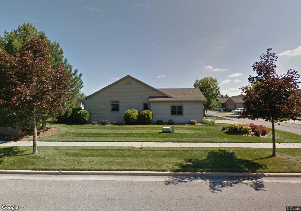 561 Summergreen Dr unit B13, Frankenmuth, MI 48734 - photo 1