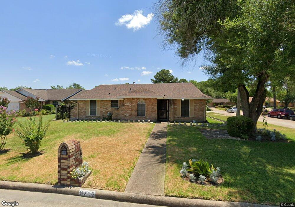 8702 Oak Glen Ct, Houston, TX 77088 - photo 1