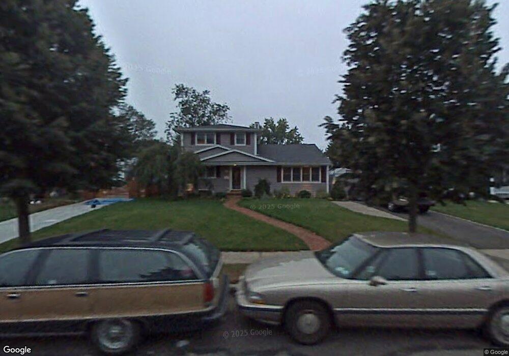 25 Dennis Ln, Bethpage, NY 11714 - photo 1