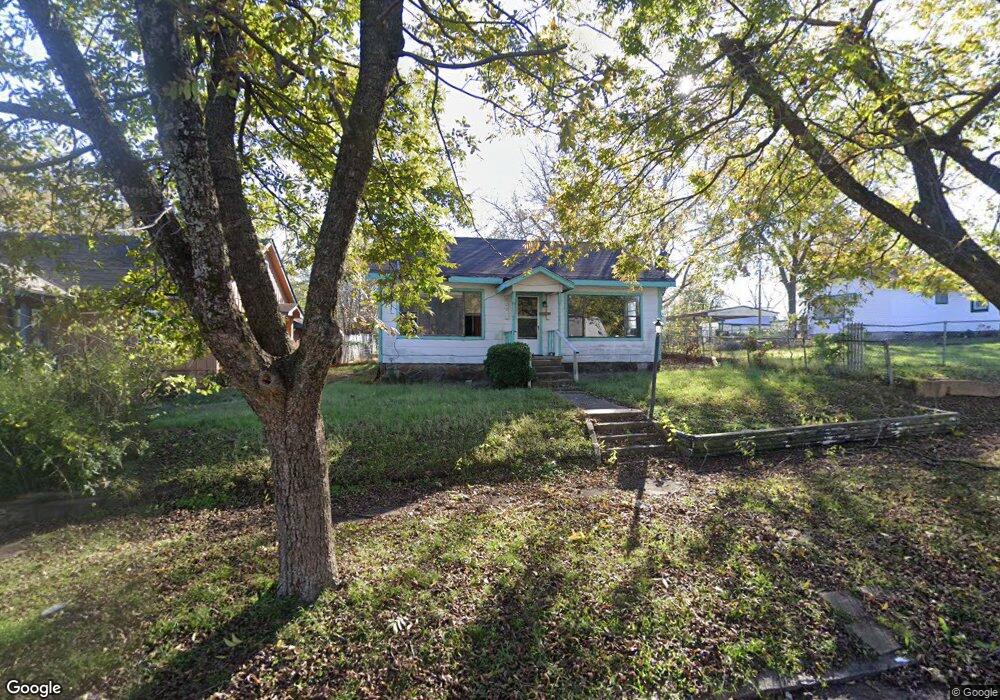 807 W Clayton St, Hugo, OK 74743 - photo 1