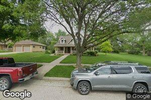 92 Garfield St, Oswego, IL 60543