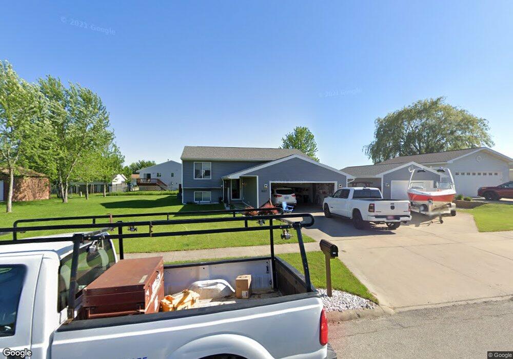 4027 Mark Dr, Waterloo, IA 50701 - photo 1