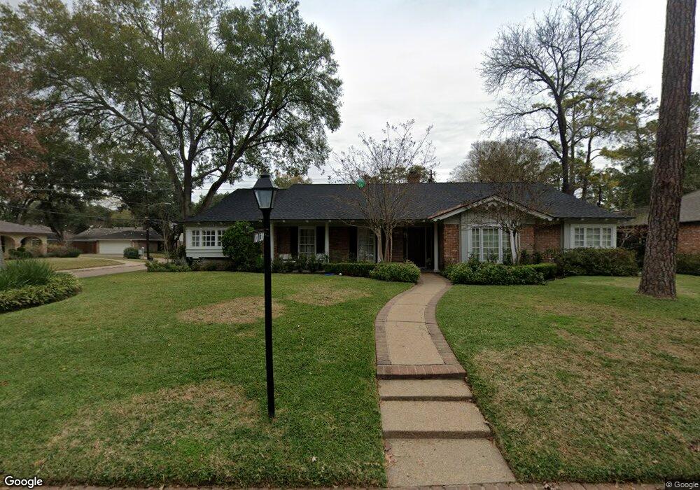 10130 Pine Forest Rd, Houston, TX 77042 - photo 1