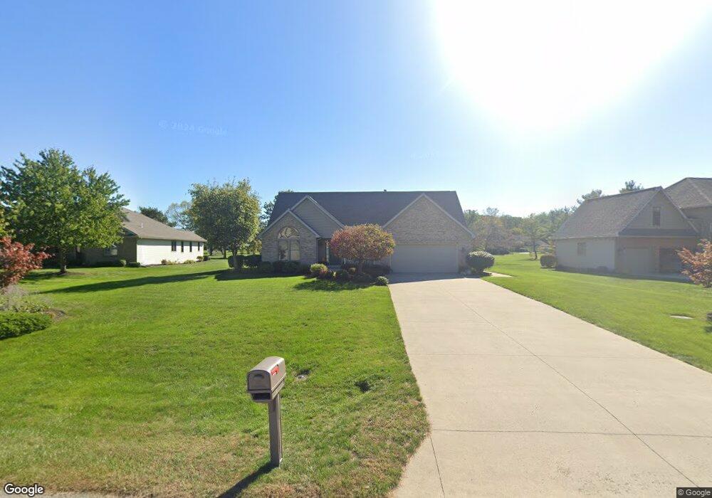 4571 Meadow View Dr, Lima, OH 45805 - photo 1