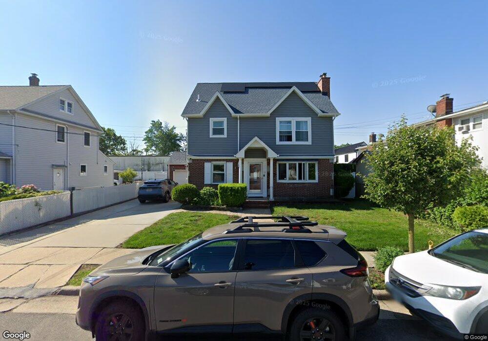 11 Liberty Ave, Mineola, NY 11501 - photo 1