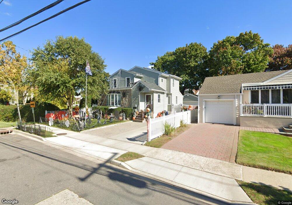 60 Fowler Ave, Lynbrook, NY 11563 - photo 1