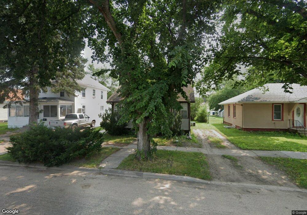 610 4th St SE, Jamestown, ND 58401 - photo 1