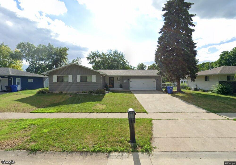 2826 Maple St N, Fargo, ND 58102 - photo 1
