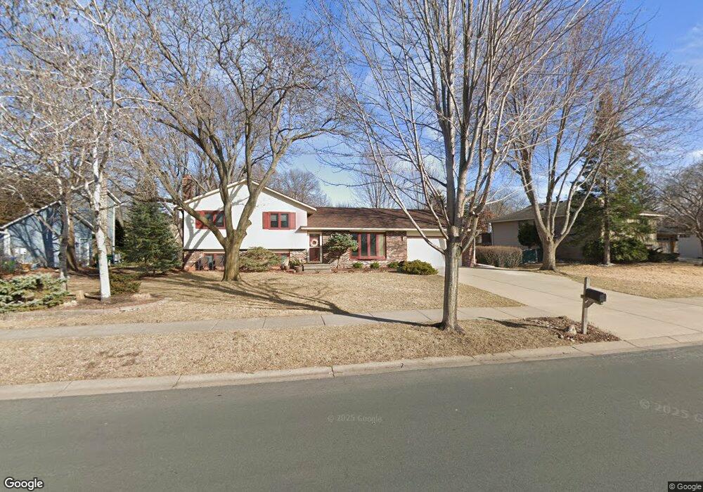 10460 Nathan Ln N, Maple Grove, MN 55369 - photo 1