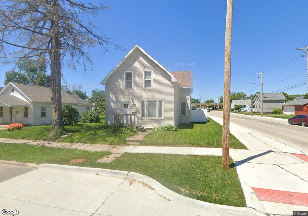 1502 K St SW, Cedar Rapids, IA 52404 - photo 1