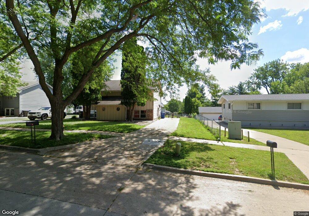 2413 SE 17th St, Des Moines, IA 50320 - photo 1