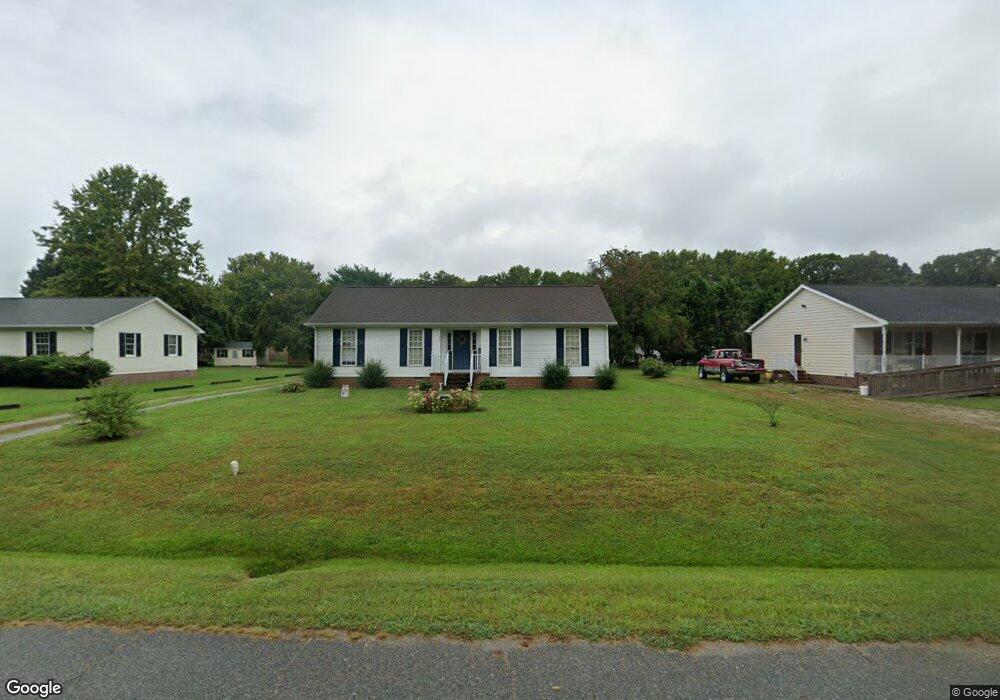 1330 Hoskins Dr, Tappahannock, VA 22560 - photo 1