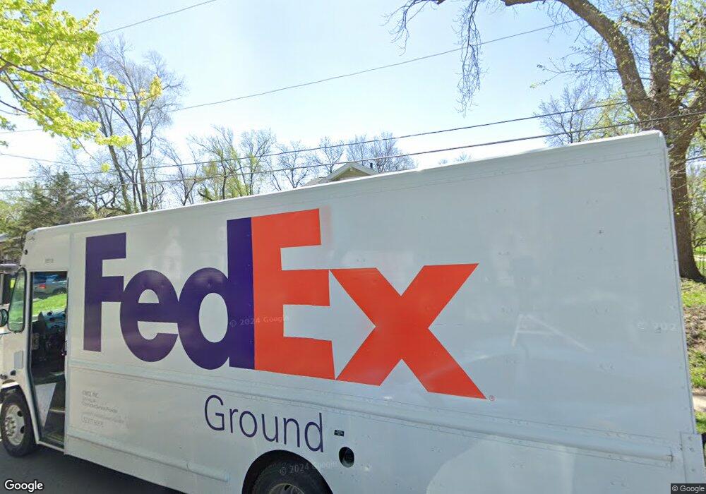 2423 30th St, Des Moines, IA 50310 - photo 1