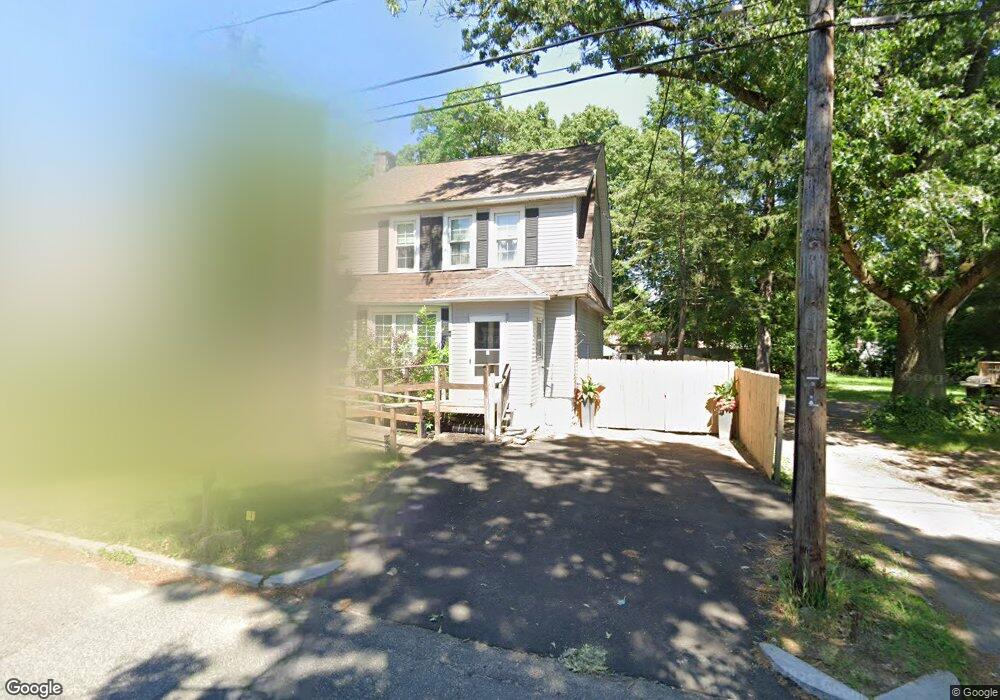 17 Walsh St, Springfield, MA 01109 - photo 1