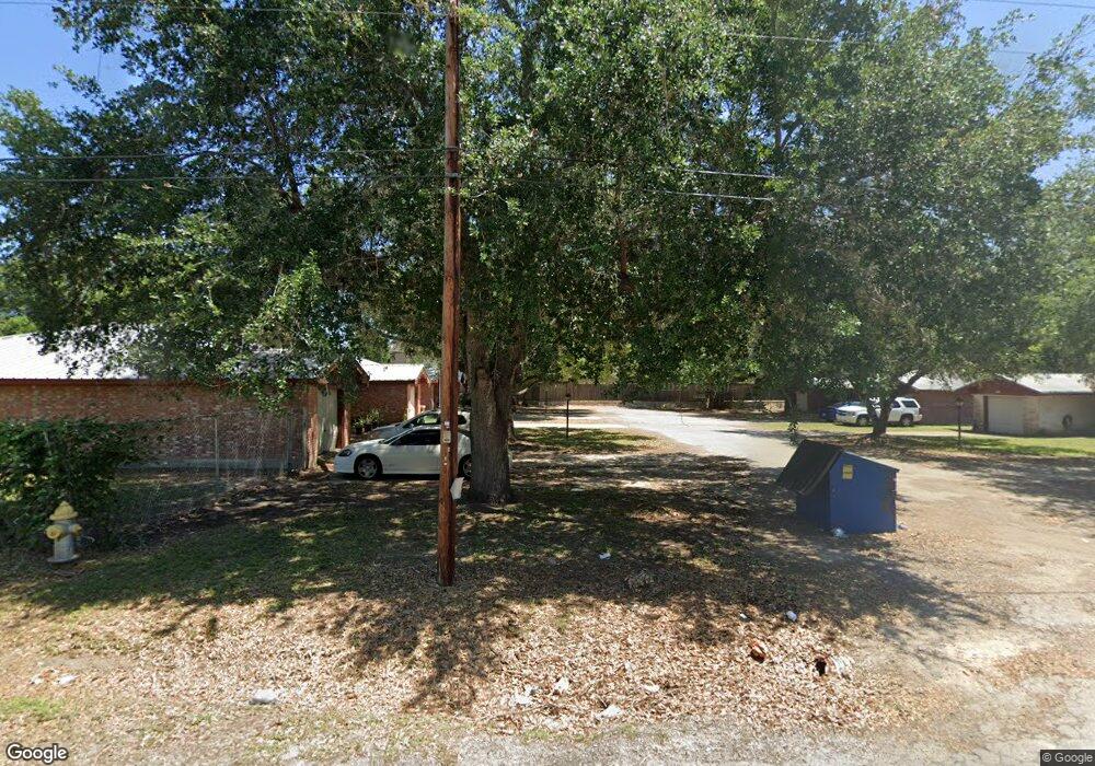 2210 Jones Rd, Beeville, TX 78102 - photo 1