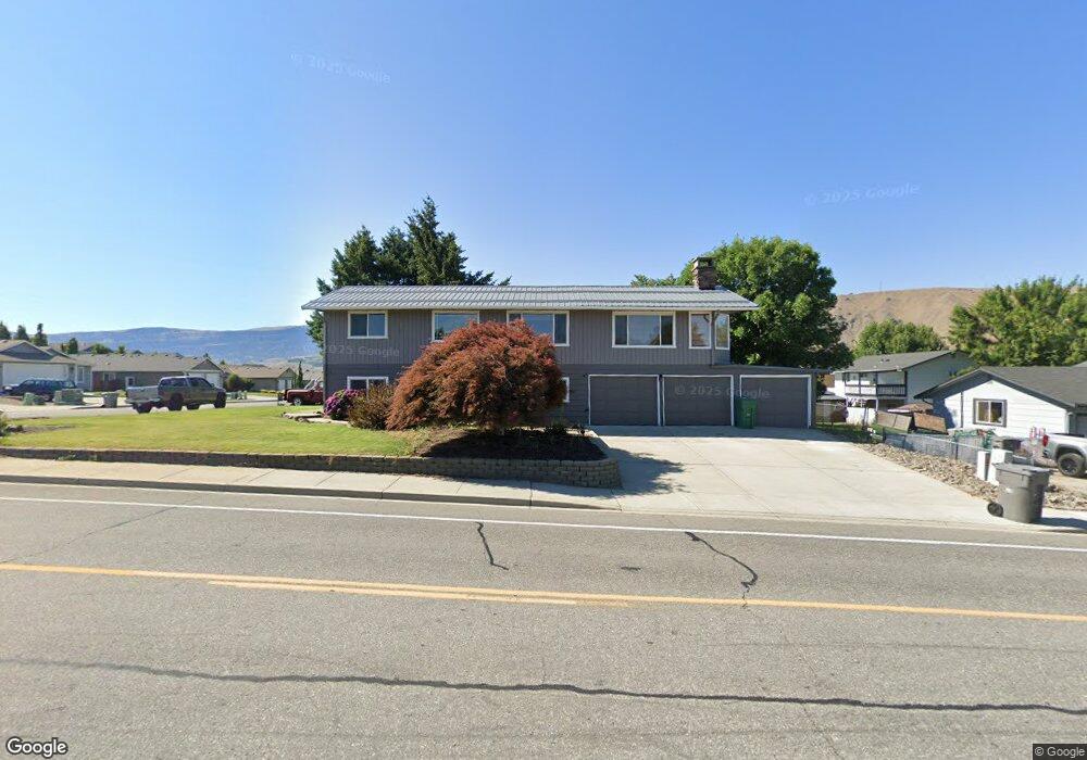 1124 4th St SE, East Wenatchee, WA 98802 - photo 1