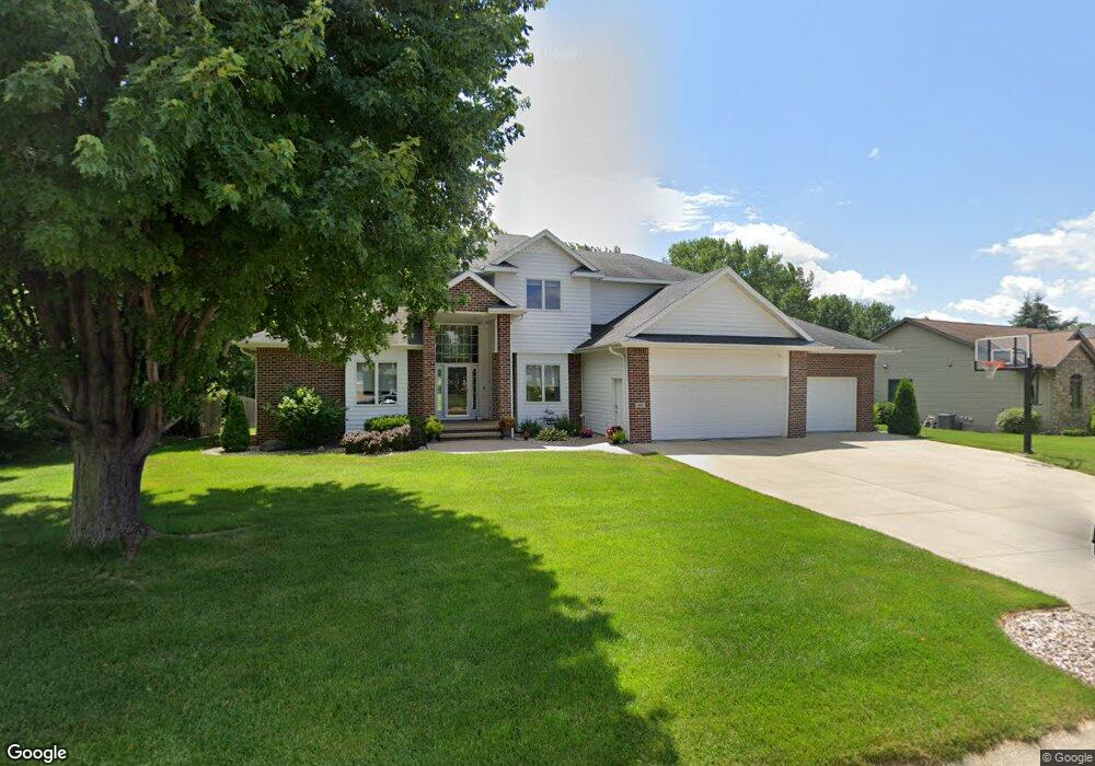 109 Southbrook Cir, Mankato, MN 56001 - photo 1