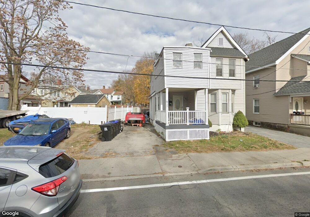 411 Maple St, Poughkeepsie, NY 12601 - photo 1