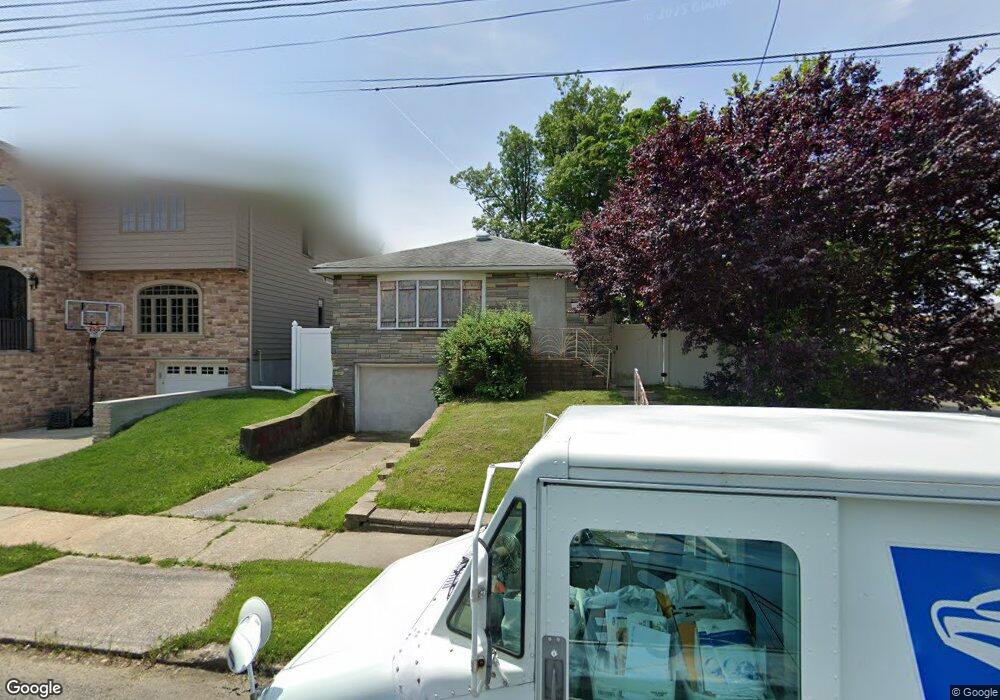 58 W Cedarview Ave, Staten Island, NY 10306 - photo 1