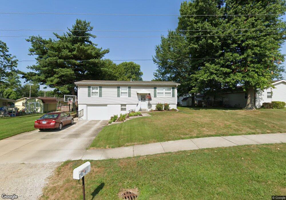 607 N Henrietta St, Effingham, IL 62401 - photo 1