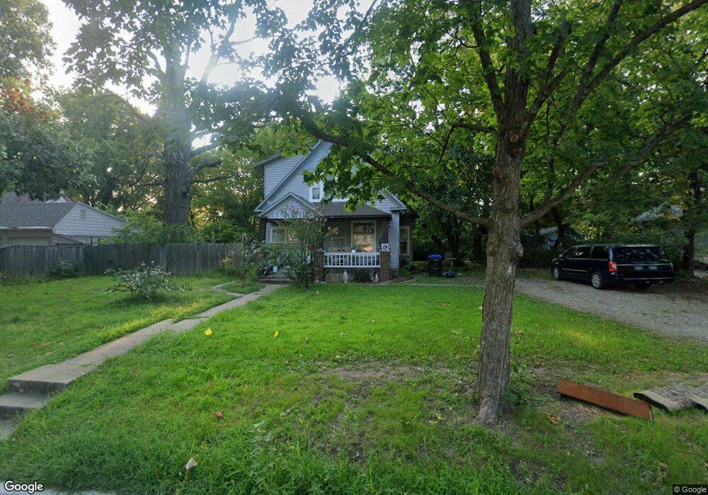 834 SW MacVicar Ave, Topeka, KS 66606 - photo 1
