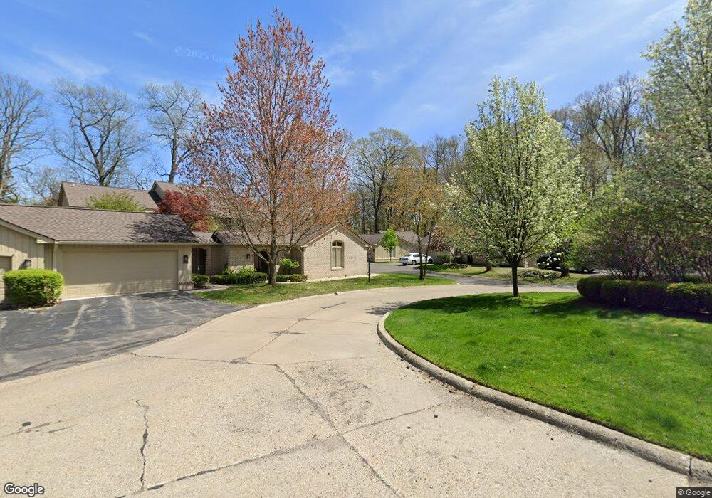 1320 Forestglen Ct unit 64, Bloomfield Hills, MI 48304 - photo 1