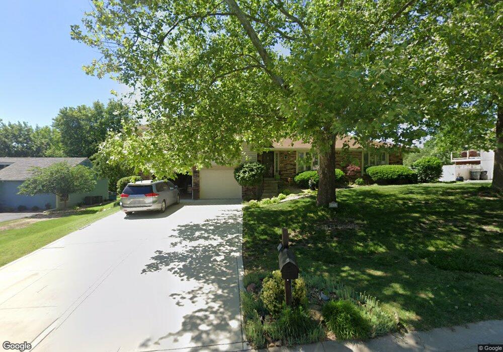 3327 SW Dukeries Rd, Topeka, KS 66614 - photo 1