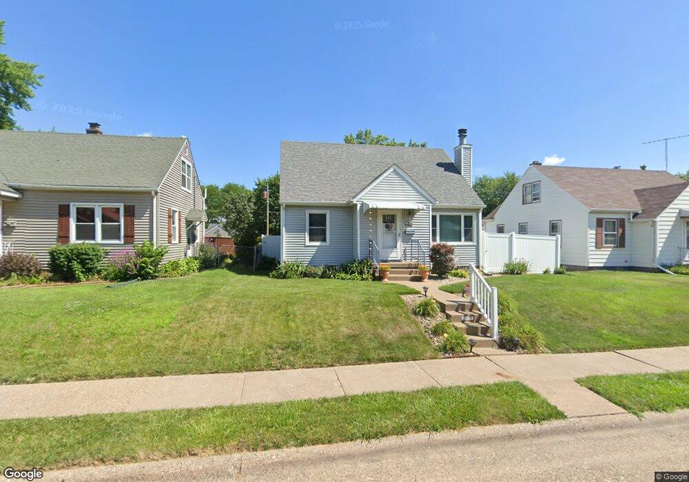2136 W 17th St, Davenport, IA 52804 - photo 1