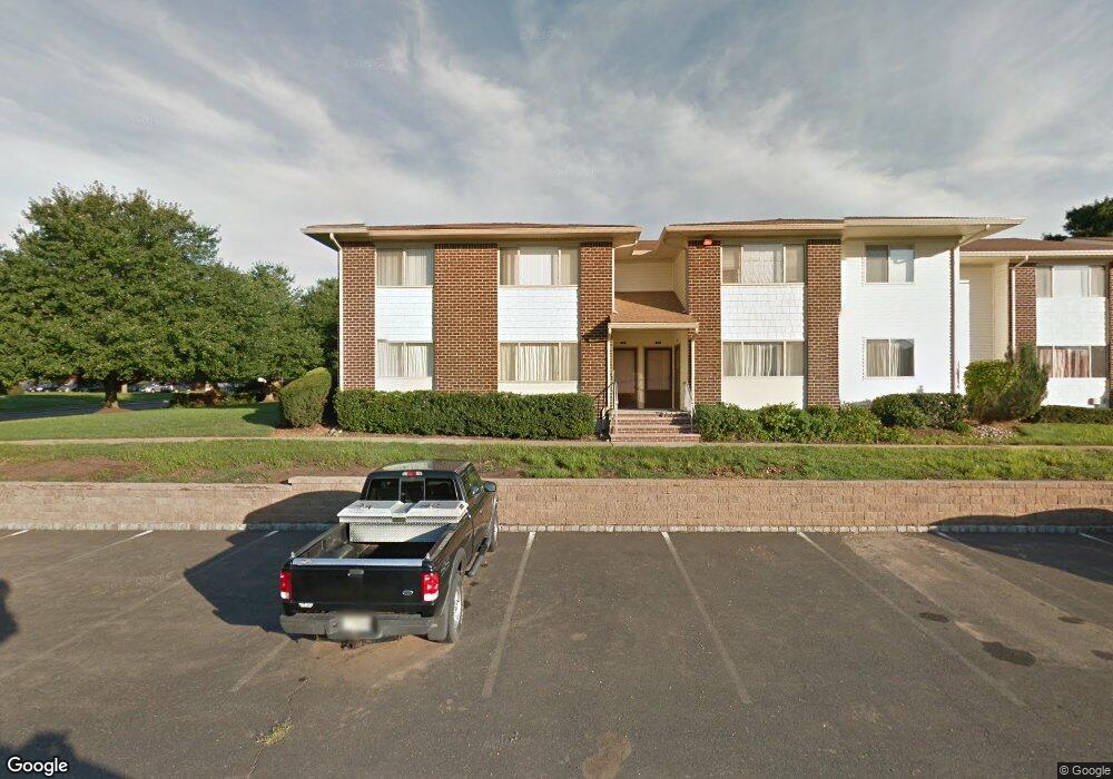 102 Mandon Ct, Princeton, NJ 08540 - photo 1