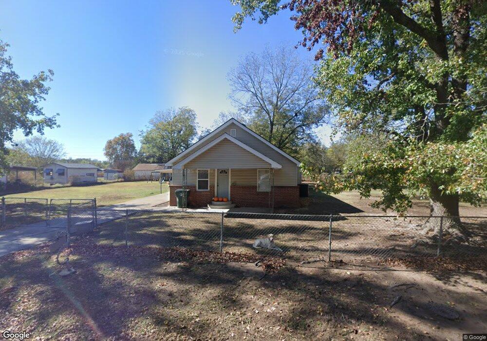 1404 N Kern Ave, Okmulgee, OK 74447 - photo 1