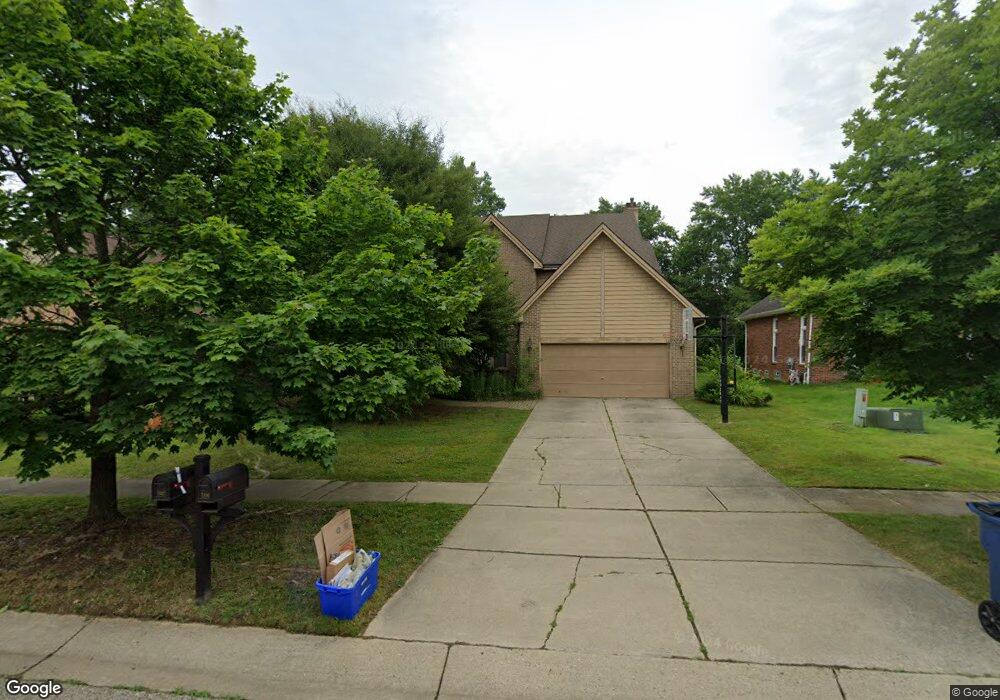 7398 Woodlore Dr, West Bloomfield, MI 48323 - photo 1