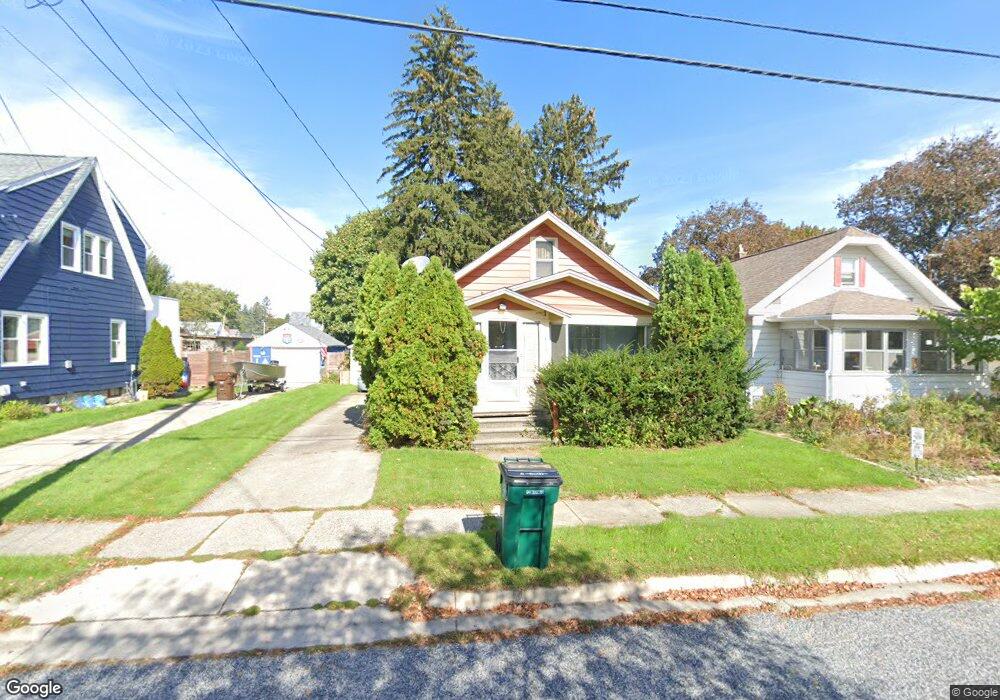 814 Lenore Ave, Lansing, MI 48910 - photo 1