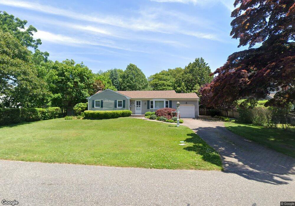 147 Mcconnell Ave, Bayport, NY 11705 - photo 1