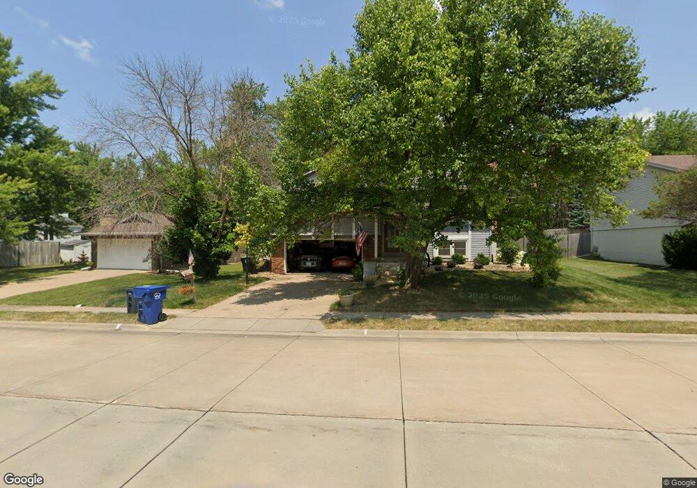 1540 W 47th St, Davenport, IA 52806 - photo 1