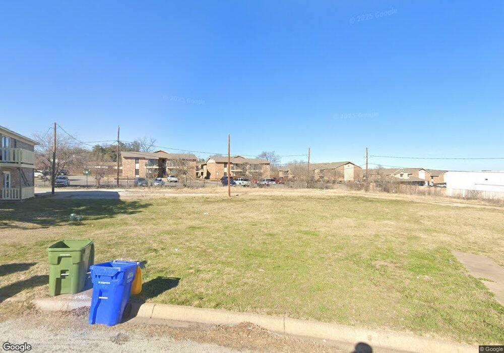 8012 Cambridge Cir, White Settlement, TX 76108 - photo 1