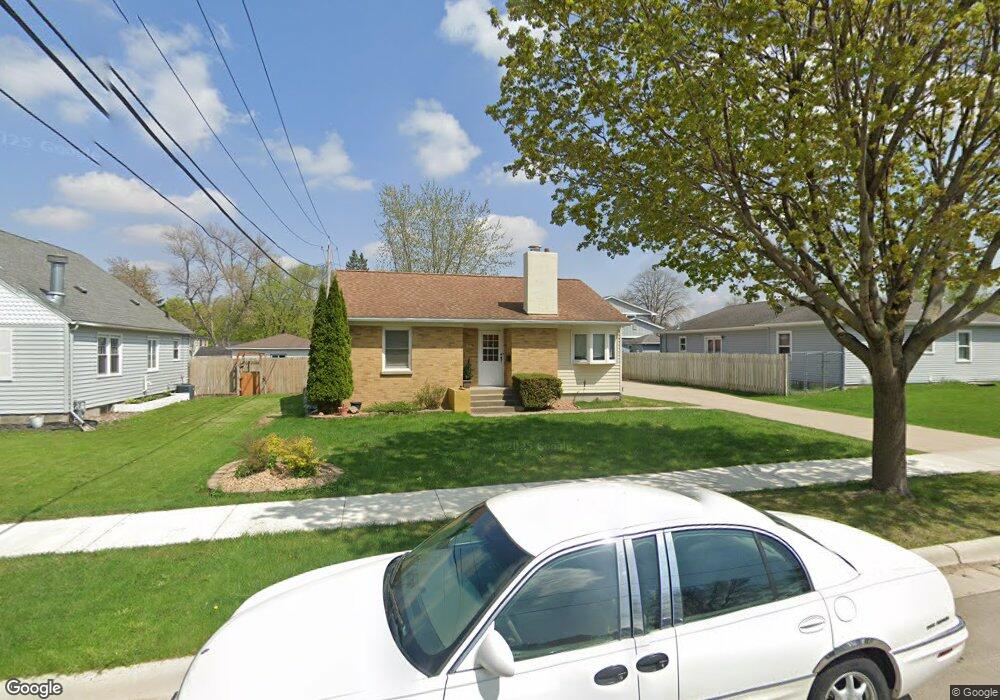 914 Clausen Ave, Albert Lea, MN 56007 - photo 1