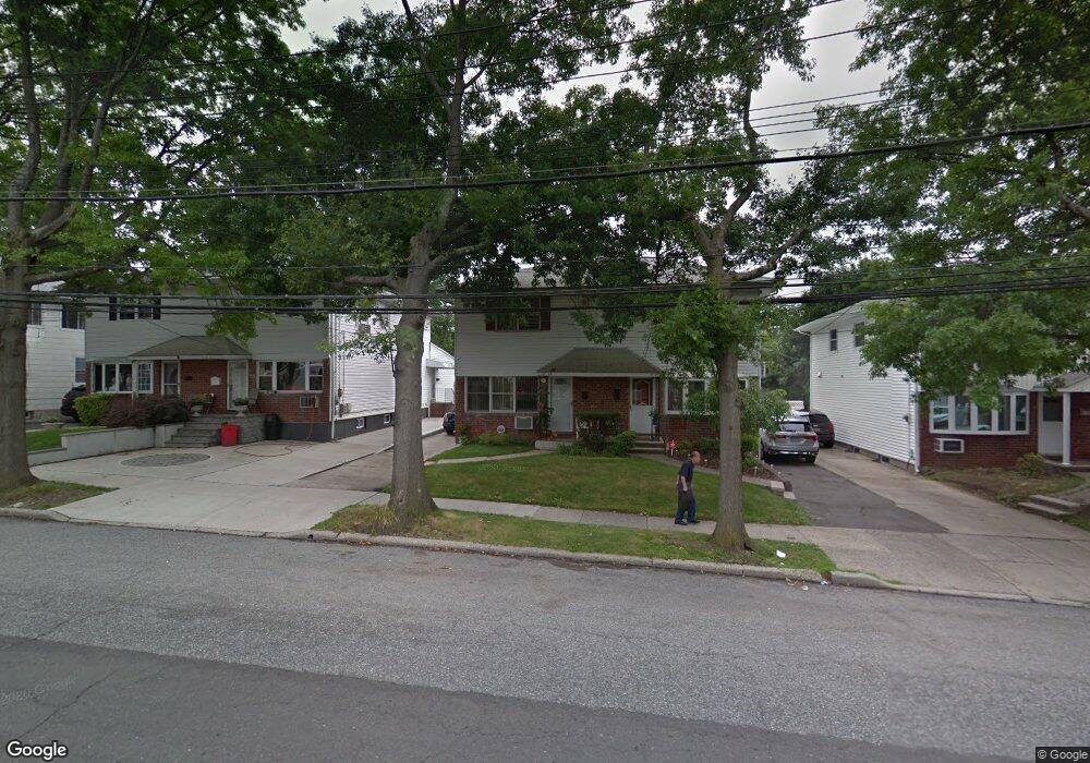 5746 Little Neck Pkwy, Little Neck, NY 11362 - photo 1