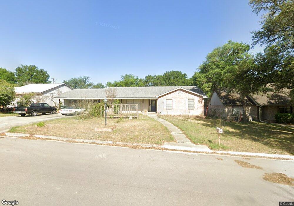 201 Oakridge Dr, San Marcos, TX 78666 - photo 1