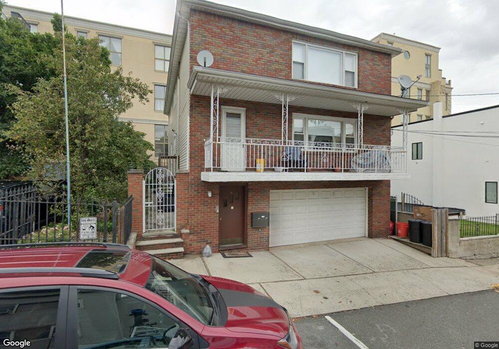 8 Shippen St, Weehawken, NJ 07086 - photo 1