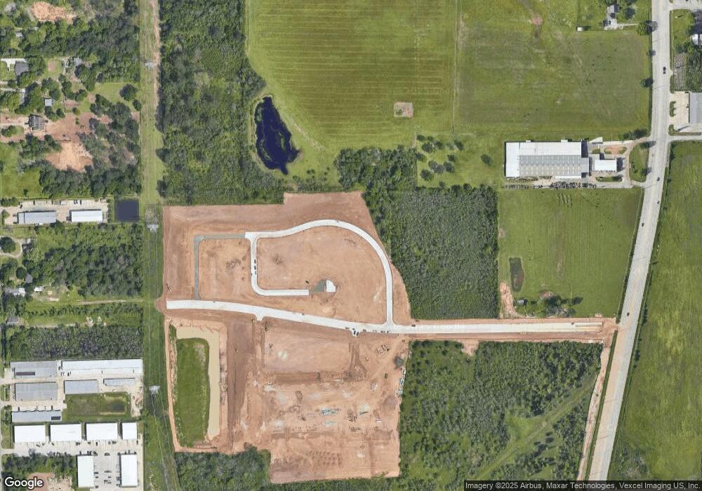 1302 Hidden Oaks Dr, Tomball, TX 77375 - photo 1