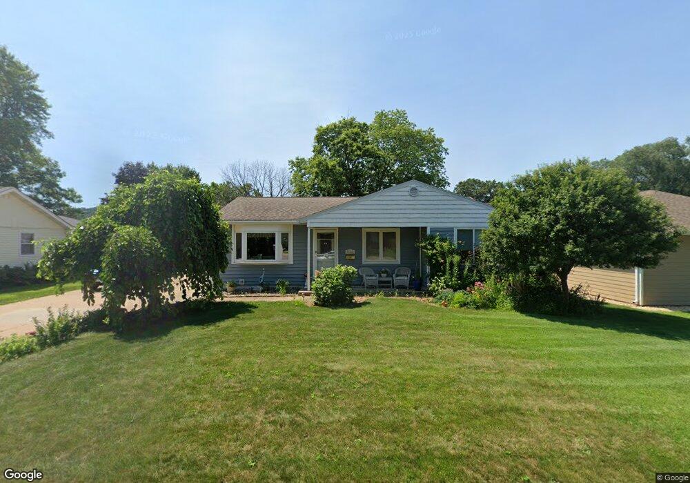 920 Cedar Dr, La Crescent, MN 55947 - photo 1