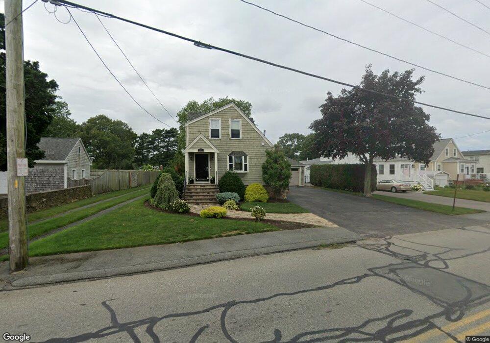 749 Dartmouth St, South Dartmouth, MA 02748 - photo 1