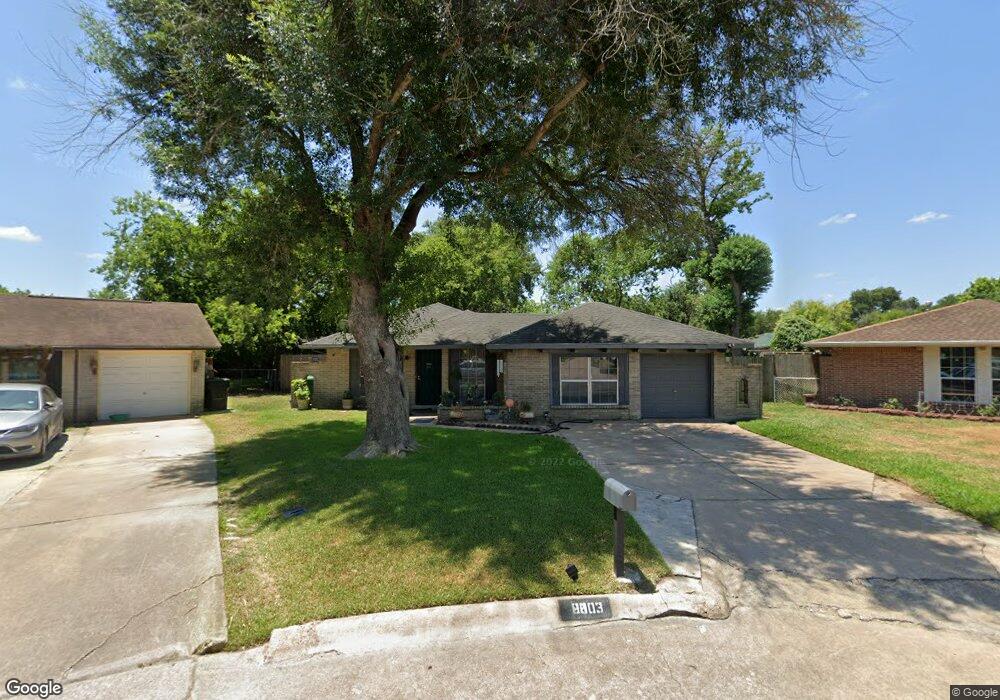 8803 Cottage Gate Ln, Houston, TX 77088 - photo 1